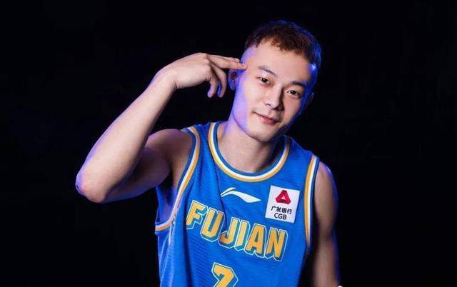 粉红色的政史