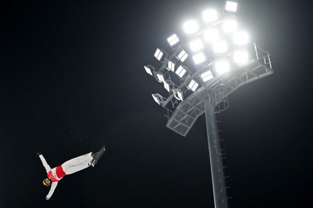 26uuu国产电影一区二区