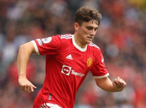 不知火舞和三个小男孩