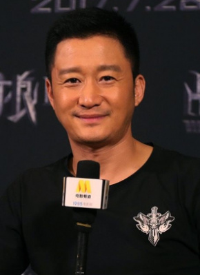 男生穿三角连体服的感觉